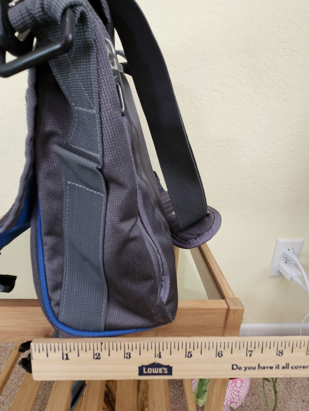 Nike Messenger laptop travel bag. - Picture 10 of 14